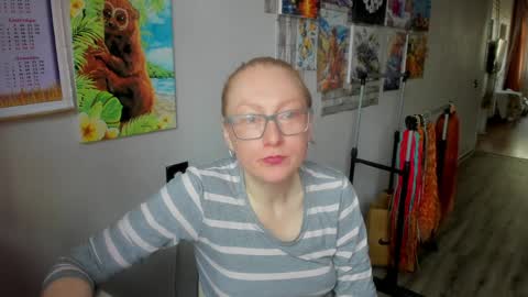 lucky_licky20 online show from 04.10.26