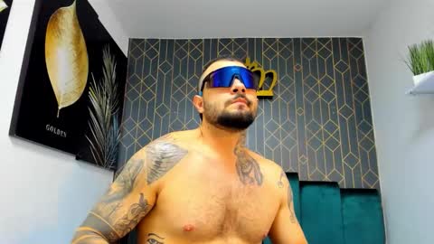 lucky_smith1 online show from 11.22.25