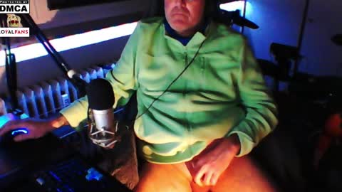 Snapshot of luckyfreak1 chatting on 02.23.25 call me Stefan online show from 02.23.25