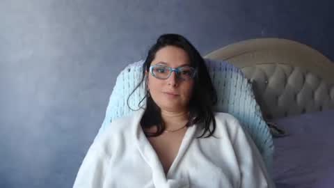 luckylinda23 online show from 10.17.25