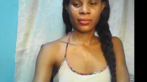 Snapshot of luckymadequeen chatting on 01.01.25 Gloria online show from 01.01.25