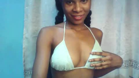 Snapshot of luckymadequeen chatting on 01.03.25 Gloria online show from 01.03.25