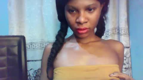 Snapshot of luckymadequeen chatting on 01.21.25 Gloria online show from 01.21.25