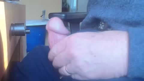 Snapshot of luckypirateboy chatting on 01.12.25 BIG Daddy cock. Tips make it harder online show from 01.12.25