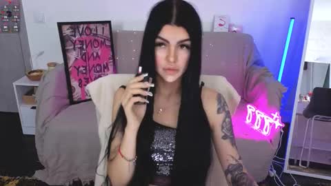 Monika online show from 10.12.25