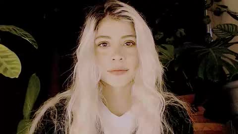 Snapshot of luckysapphire777 chatting on 10.30.25 luckysapphire777 online show from 10.30.25