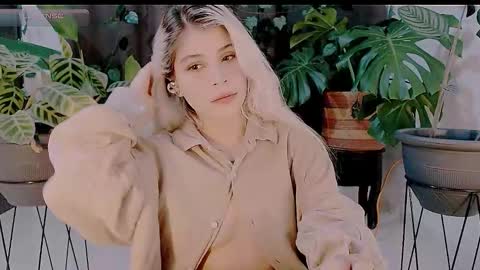 Snapshot of luckysapphire777 chatting on 10.30.25 luckysapphire777 online show from 10.30.25