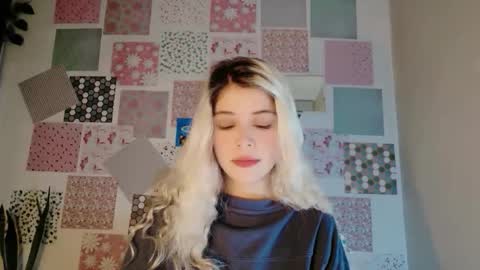 Snapshot of luckysapphire777 chatting on 11.08.25 luckysapphire777 online show from 11.08.25