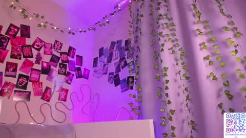 Snapshot of luckysexydoll chatting on 02.10.25 Alisa online show from 02.10.25