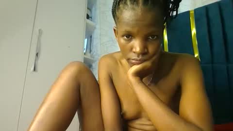 Snapshot of luckyy003 chatting on 10.01.25 brielle online show from 10.01.25