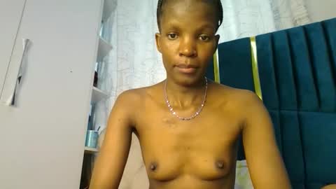 Snapshot of luckyy003 chatting on 10.08.25 brielle online show from 10.08.25