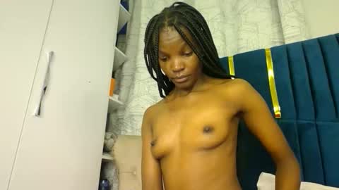 Snapshot of luckyy003 chatting on 10.31.25 brielle online show from 10.31.25