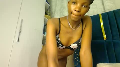 Snapshot of luckyy003 chatting on 11.21.25 brielle online show from 11.21.25