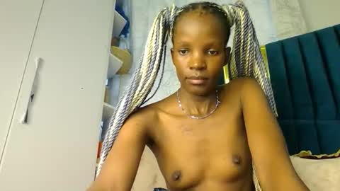 Snapshot of luckyy003 chatting on 11.23.25 brielle online show from 11.23.25