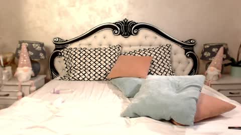 Snapshot of luckyymia chatting on 12.02.24 Mia online show from 12.02.24