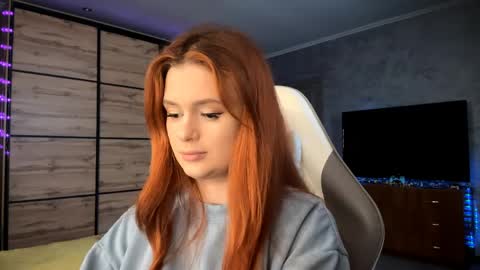 Snapshot of lucretiareisen chatting on 04.01.26 EmmaEmbers online show from 04.01.26