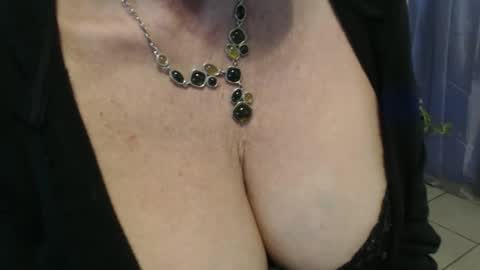 Snapshot of lucy_0000 chatting on 04.01.26 lucy_0000 online show from 04.01.26