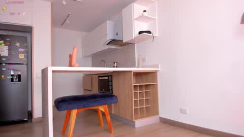 Snapshot of lucy__77 chatting on 01.10.26 Hello my name is Lucy nice to meet you thumb up is important for me kisses online show from 01.10.26