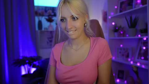Snapshot of lucy_cutie_ chatting on 06.23.26 Cutie Lucy online show from 06.23.26