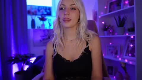 Snapshot of lucy_cutie_ chatting on 06.28.26 Cutie Lucy online show from 06.28.26