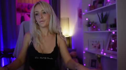 Snapshot of lucy_cutie_ chatting on 07.28.26 Cutie Lucy online show from 07.28.26