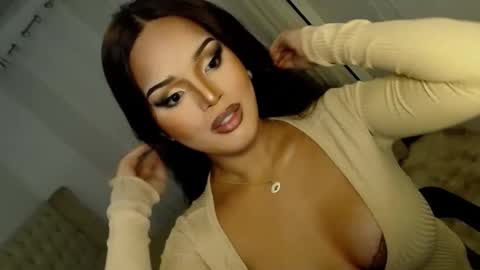 Snapshot of lucy_heartfiliaxxx chatting on 03.09.25 MONA online show from 03.09.25