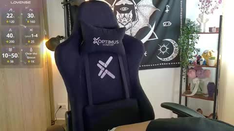 lucy meoww online show from 02.10.25