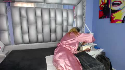  SleepyAbuela online show from 09.16.25