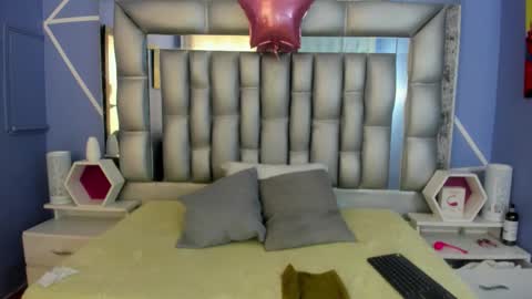  SleepyAbuela online show from 11.12.25