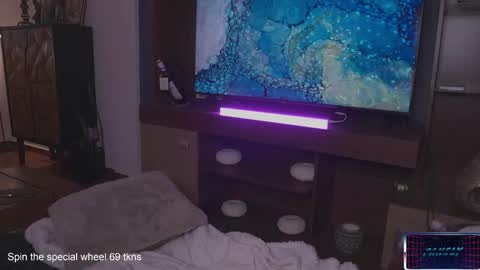 Lucy Alien  online show from 12.20.24