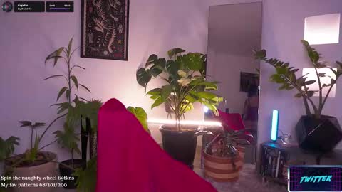 Lucy Alien  online show from 09.30.25