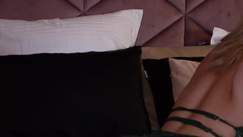 Snapshot of lucylexton chatting on 03.06.25 Lucy Lexton online show from 03.06.25
