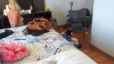 Snapshot of lucyloveslookers78240 chatting on 09.17.25 Lucy Loves Lookers online show from 09.17.25