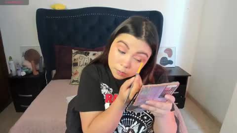 Lucy Petit online show from 09.26.25