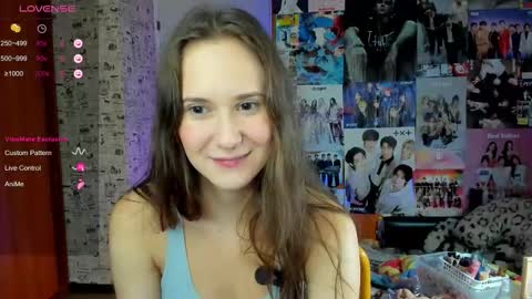 Snapshot of lucyrose33 chatting on 09.14.25 Lucy Rose online show from 09.14.25