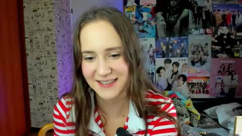 Snapshot of lucyrose33 chatting on 09.15.25 Lucy Rose online show from 09.15.25