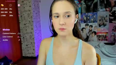 Snapshot of lucyrose33 chatting on 09.21.25 Lucy Rose online show from 09.21.25