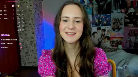 Snapshot of lucyrose33 chatting on 09.23.25 Lucy Rose online show from 09.23.25