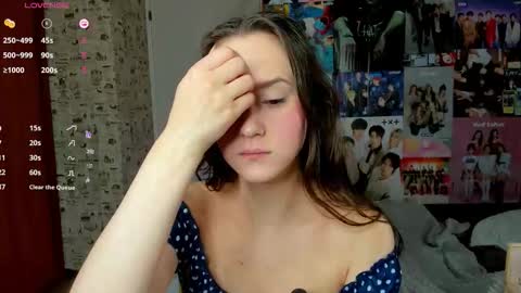 Snapshot of lucyrose33 chatting on 09.29.25 Lucy Rose online show from 09.29.25