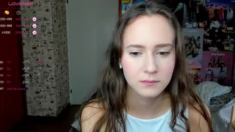 Snapshot of lucyrose33 chatting on 10.14.25 Lucy Rose online show from 10.14.25