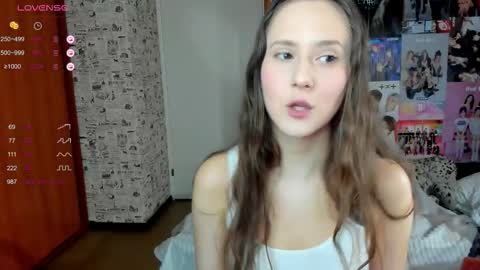 Snapshot of lucyrose33 chatting on 10.15.25 Lucy Rose online show from 10.15.25