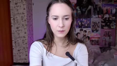 Snapshot of lucyrose33 chatting on 12.16.25 Lucy Rose online show from 12.16.25