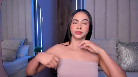 Snapshot of lucysalvatore chatting on 11.22.25 Lucy online show from 11.22.25