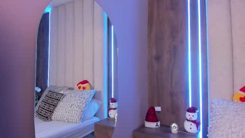 Snapshot of lucysalvatore chatting on 12.16.25 Lucy online show from 12.16.25