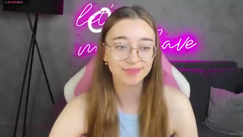 Snapshot of lucyy_green chatting on 06.28.26 Lucy online show from 06.28.26