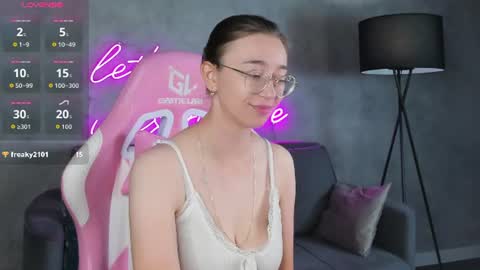 Snapshot of lucyy_green chatting on 07.19.26 Lucy online show from 07.19.26