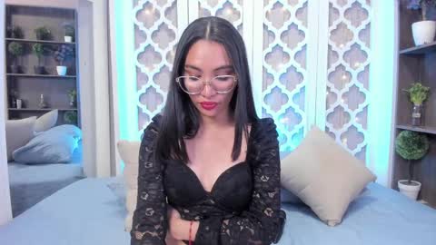 Lucy Liiu online show from 03.10.25