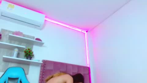 Snapshot of lucyy_start chatting on 01.22.25 LUCY online show from 01.22.25