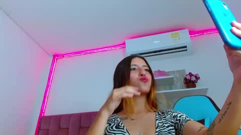 Snapshot of lucyy_start chatting on 01.27.25 LUCY online show from 01.27.25