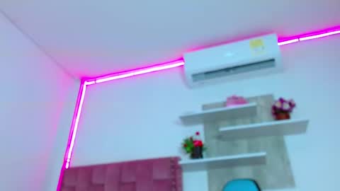 Snapshot of lucyy_start chatting on 01.29.25 LUCY online show from 01.29.25